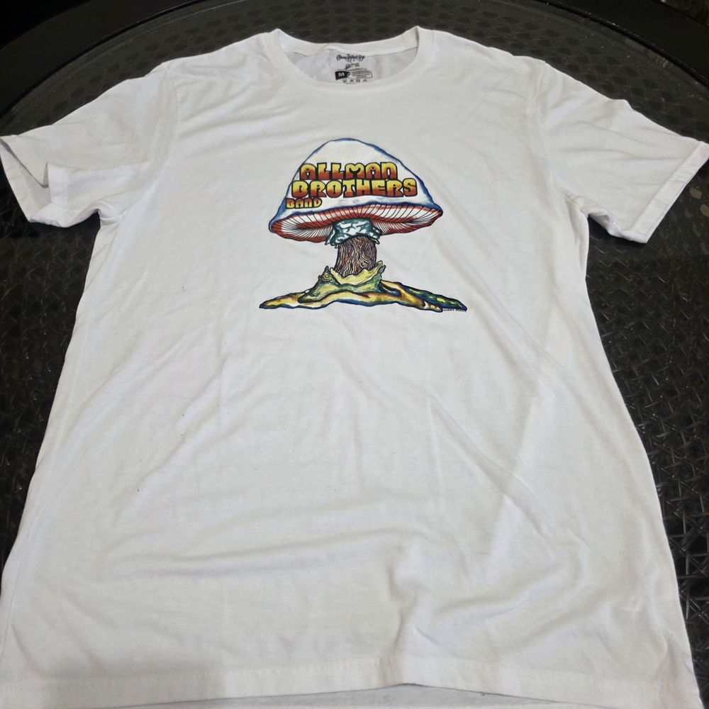 Rare! Section 119 The Allman Brothers White Short Sleeve Graphic Mushroom Tee